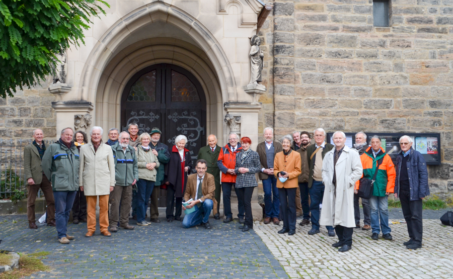 Die Teilnehmer vor der romanischen Kirch St. Gangolf im Bamberger Gärtnerviertel. Foto: H. Habel Die Teilnehmer vor der romanischen Kirch St. Gangolf im Bamberger Gärtnerviertel. Foto: H. Habel