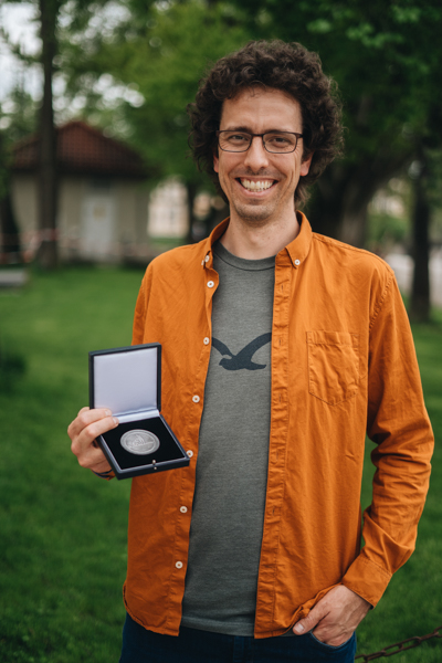 Der Vogelphilipp – Philipp Herrmann – mit der Georg-Dätzel-Medaille. Foto: AlexeyTestov