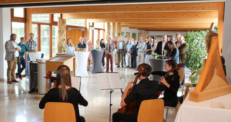 Das Trio Amicelli der Musikschule Freising sorgte für die musikalische Umrahmung des Jahresempfangs. Foto: C. Josten, ZWFH Das Trio Amicelli der Musikschule Freising sorgte für die musikalische Umrahmung des Jahresempfangs. Foto: C. Josten, ZWFH