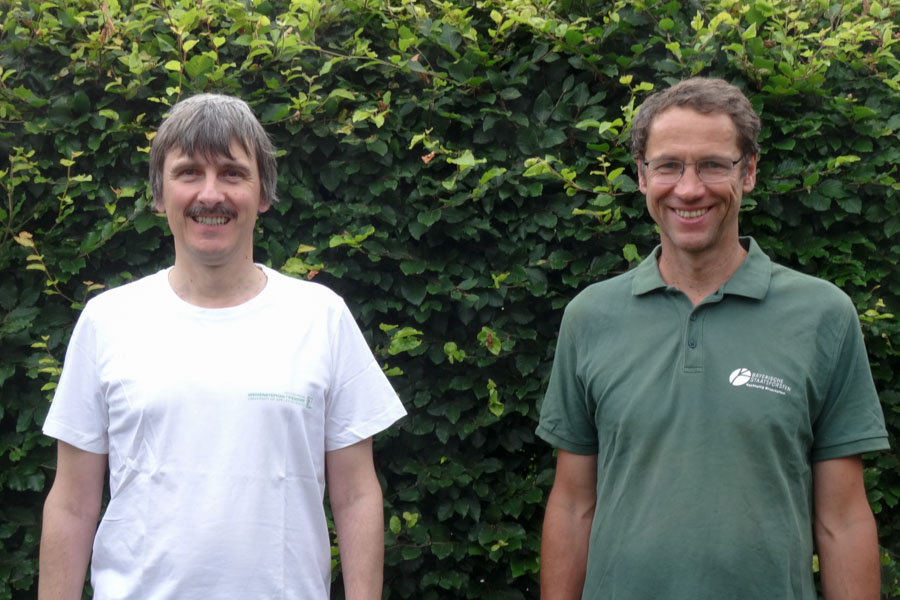 Tauschten für vier Jahre die Stellen: (v.l.) Dr. Michael Roßkopf und Professor Dr. Andreas Rothe, jeweils in den T-Shirts der Abordnungsstellen. Foto HSWT Tauschten für vier Jahre die Stellen: (v.l.) Dr. Michael Roßkopf und Professor Dr. Andreas Rothe, jeweils in den T-Shirts der Abordnungsstellen. Foto HSWT