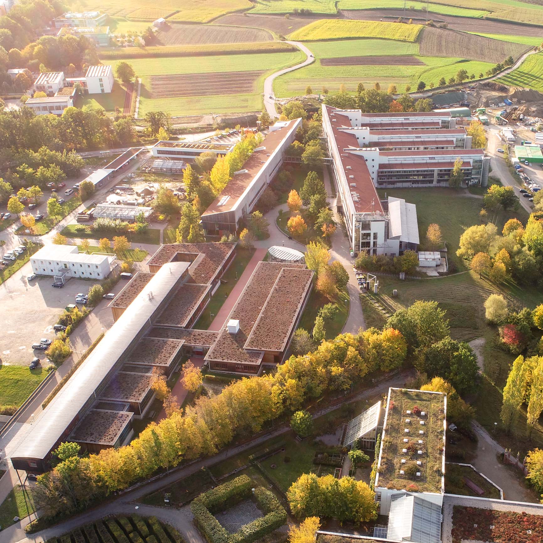 Luftbild vom Zentrum Wald-Forst-Holz Weihenstephan; Foto: S. Döring, HSWT