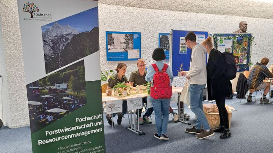 Pflanzentauschbörse am TUM Sustainability Day 2022. Foto: FS Forst, TUM